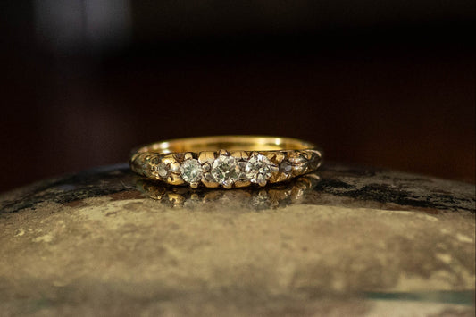 18ct Yellow Gold Victorian Old Cut Diamond Five Stone Carved Half Hoop