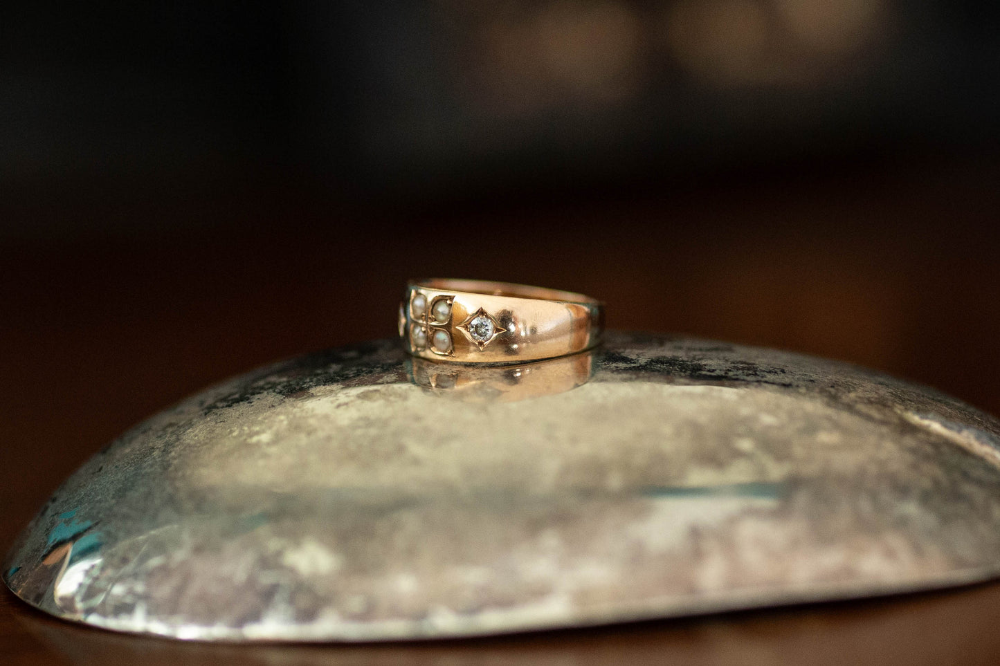 15ct Yellow Gold Victorian Diamond & Seed Pearl Band — view 2