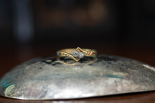 18ct Yellow Gold Antique Old Cut Diamond Two Stone Twist Ring