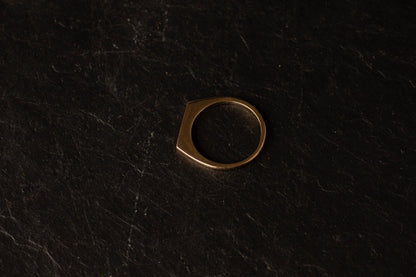 9ct Yellow Gold Knife Edge Band — view 6
