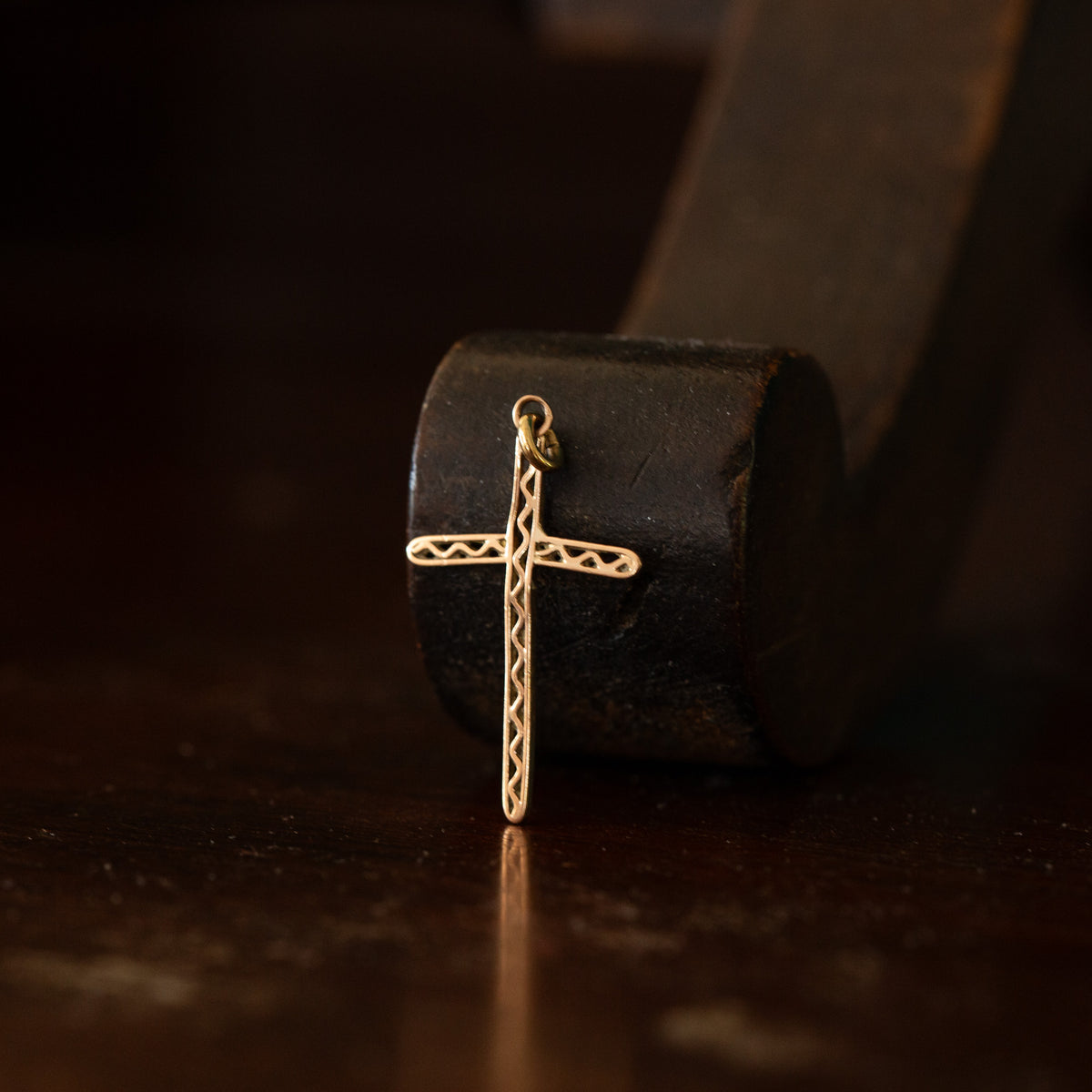 Gold Pierced Lattice Gold Cross
