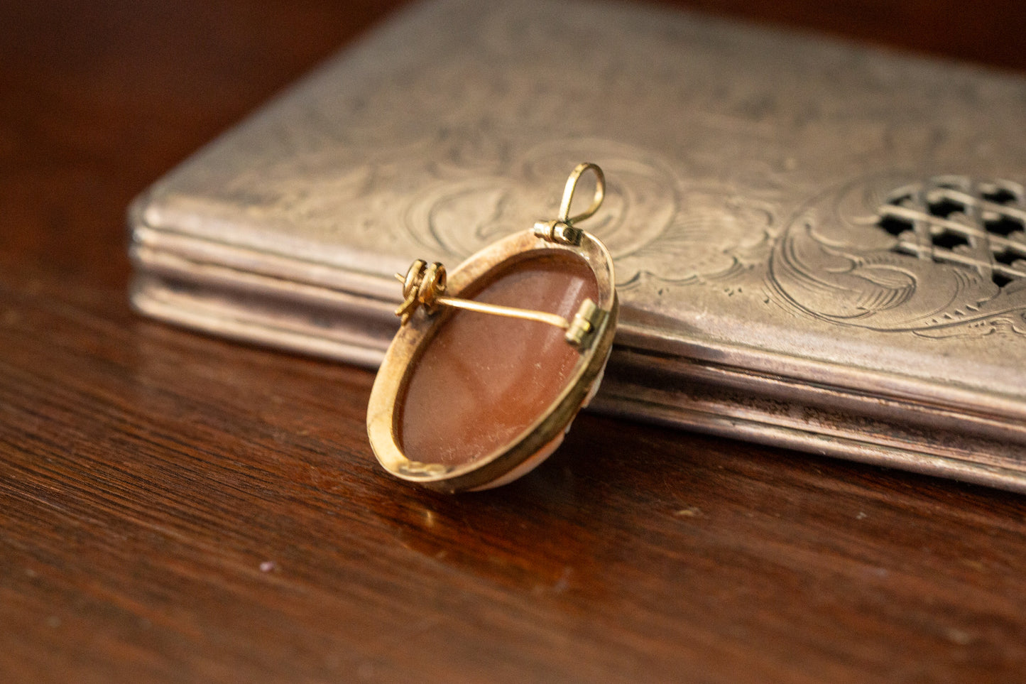 Oval Cameo Brooch/Pendant