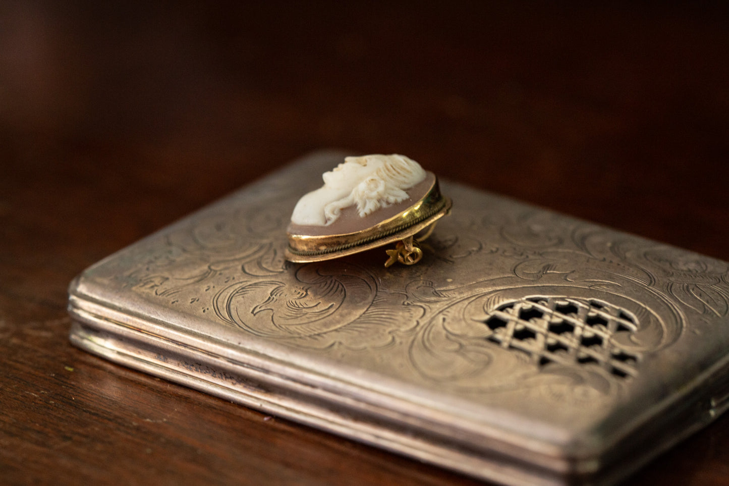 Oval Cameo Brooch/Pendant