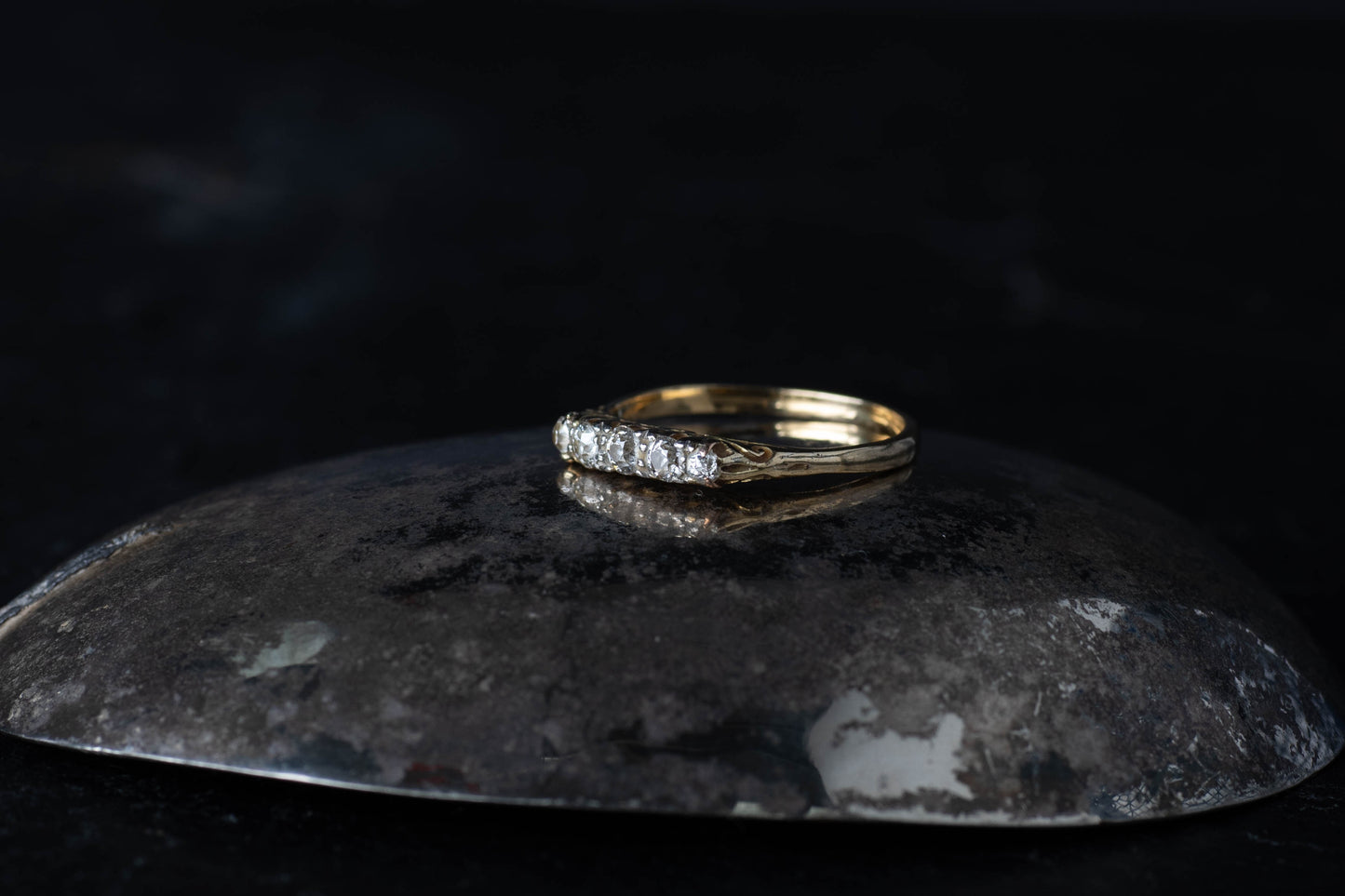 18ct Yelllow Gold Edwardian Diamond Five Stone Carved Half Hoop Ring