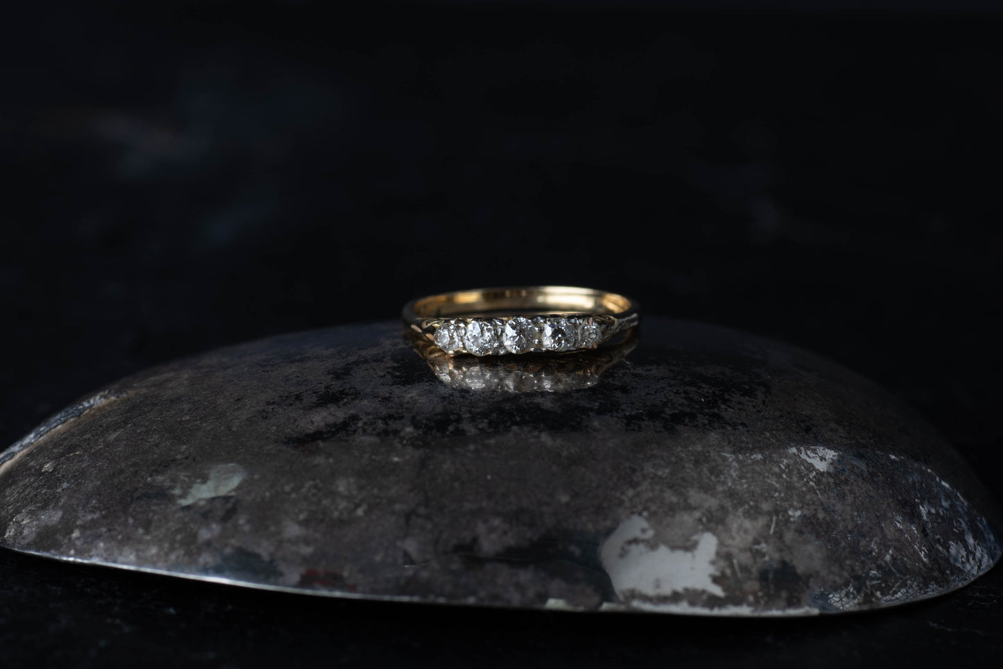 18ct Yelllow Gold Edwardian Diamond Five Stone Carved Half Hoop Ring