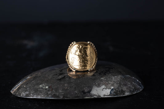 18ct Yellow Gold Half Sovereign Ring 1905