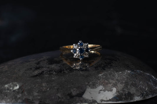 18ct Yellow Gold Sapphire & Diamond Cluster Ring