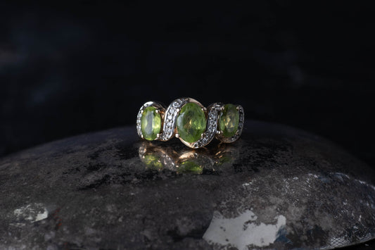 9ct Yellow Gold Peridot Three Stone Ring & Diamonds