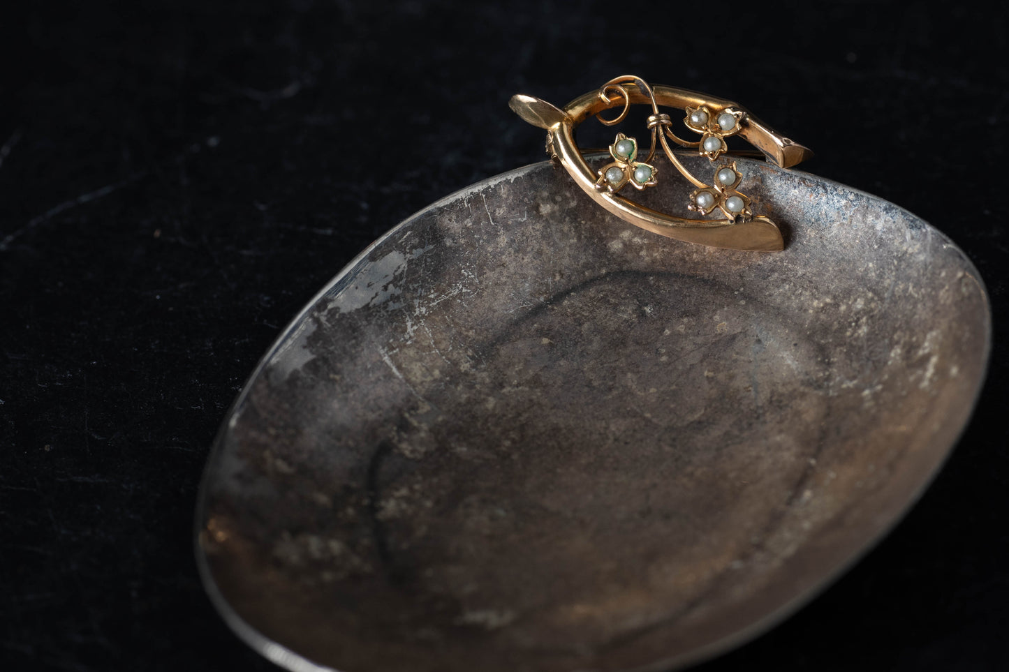 Gold Antique Pearl Set Brooch — view 3