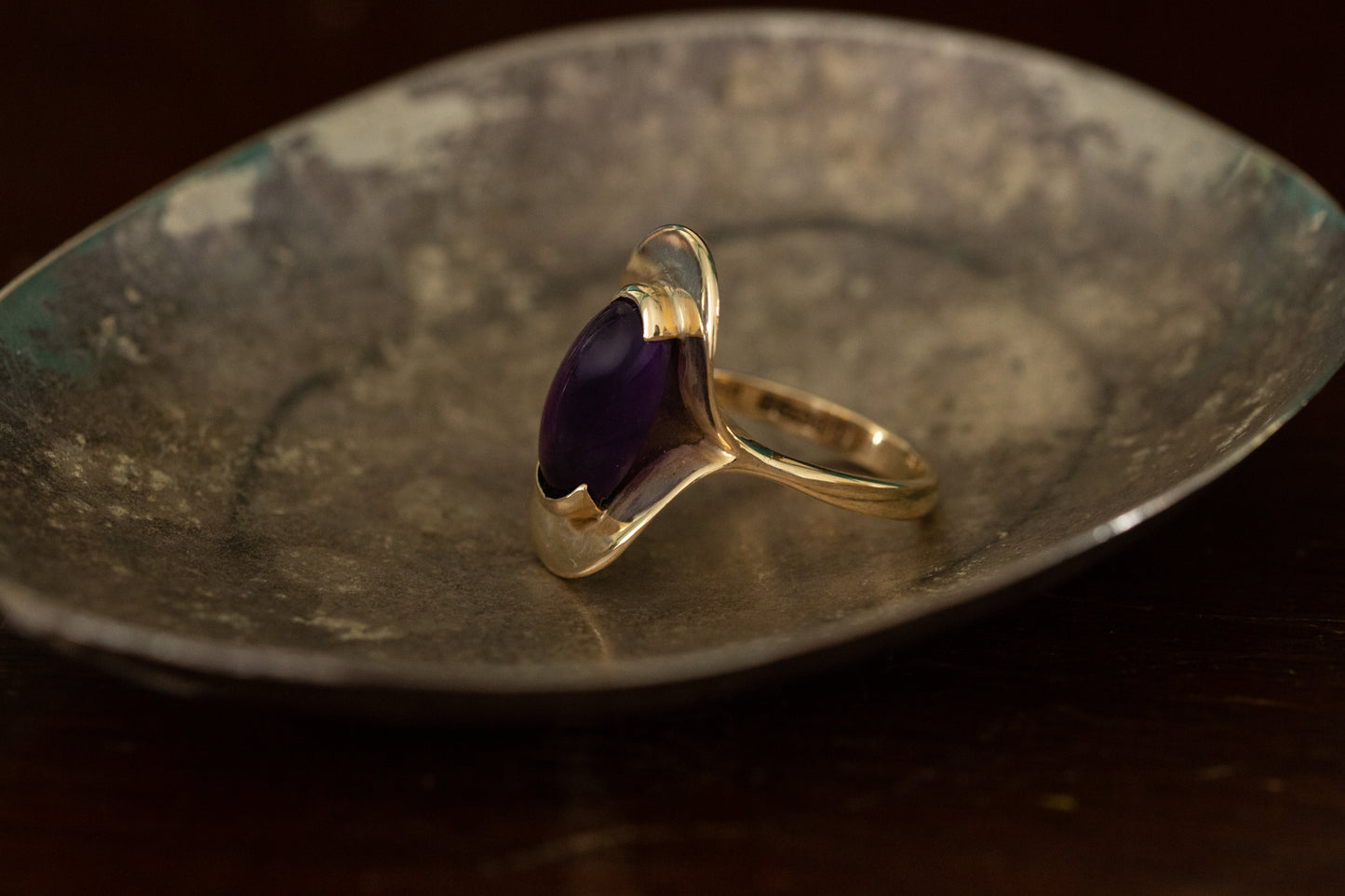 Cabochon Amethyst Solitaire Ring — view 4