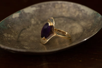 Cabochon Amethyst Solitaire Ring — view 4