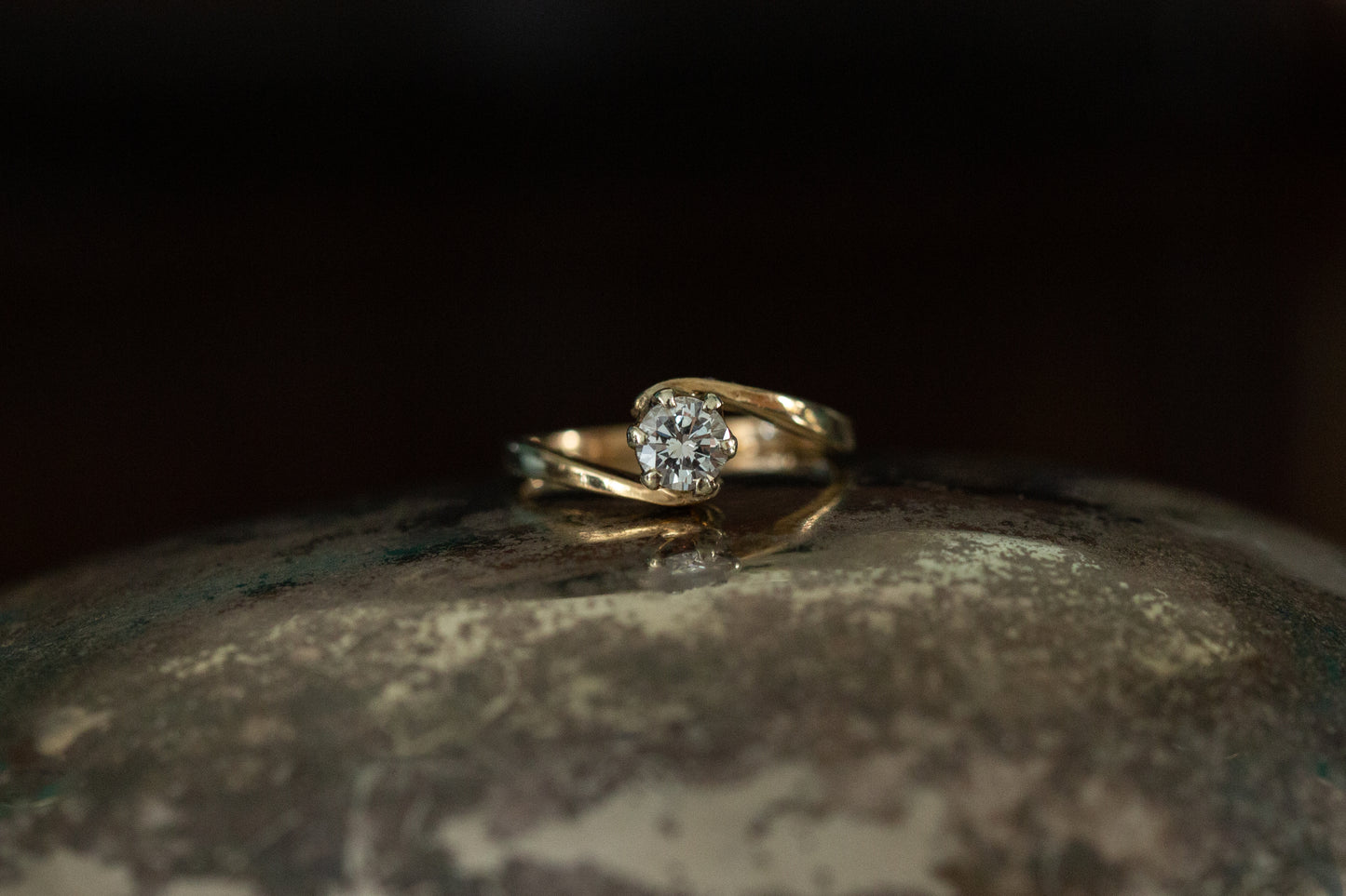 Diamond Solitaire Twist Ring