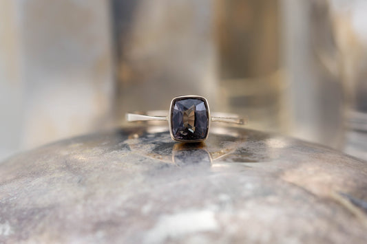 Colour Change Garnet Solitaire Ring