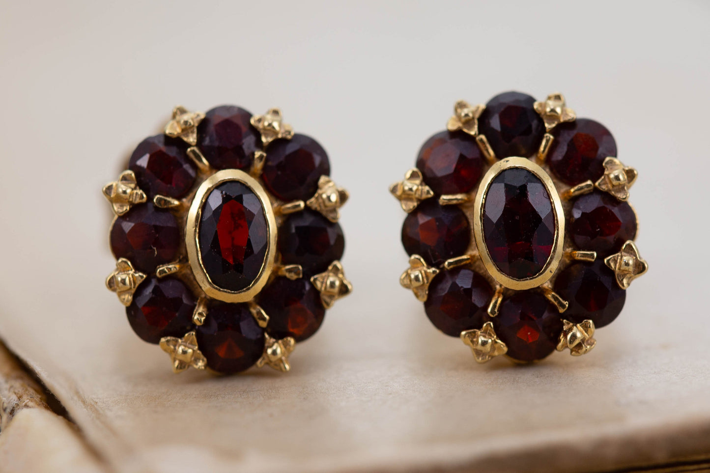 18ct Yellow Gold Garnet Cluster Stud Earrings