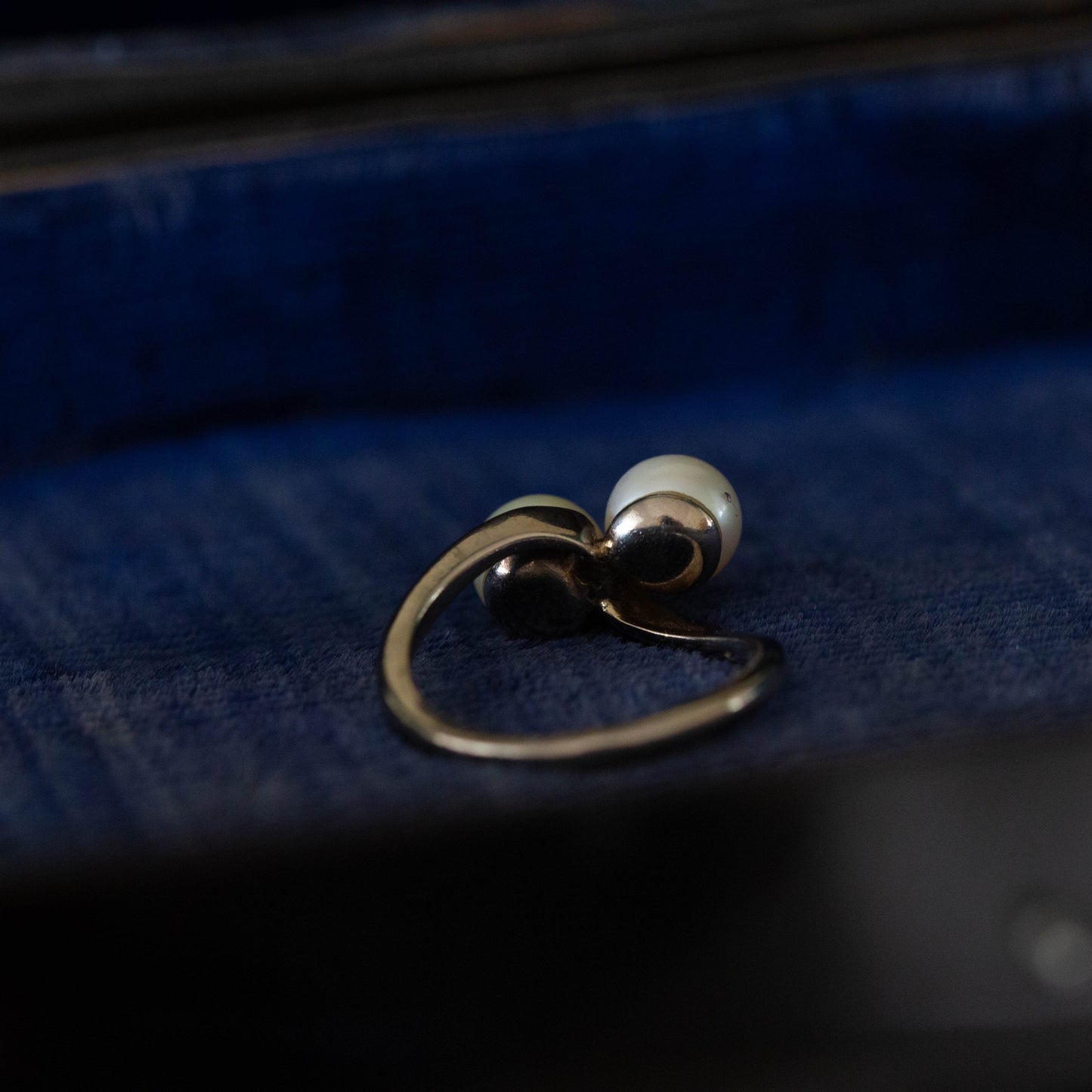 Pearl Crossover Ring — view 4
